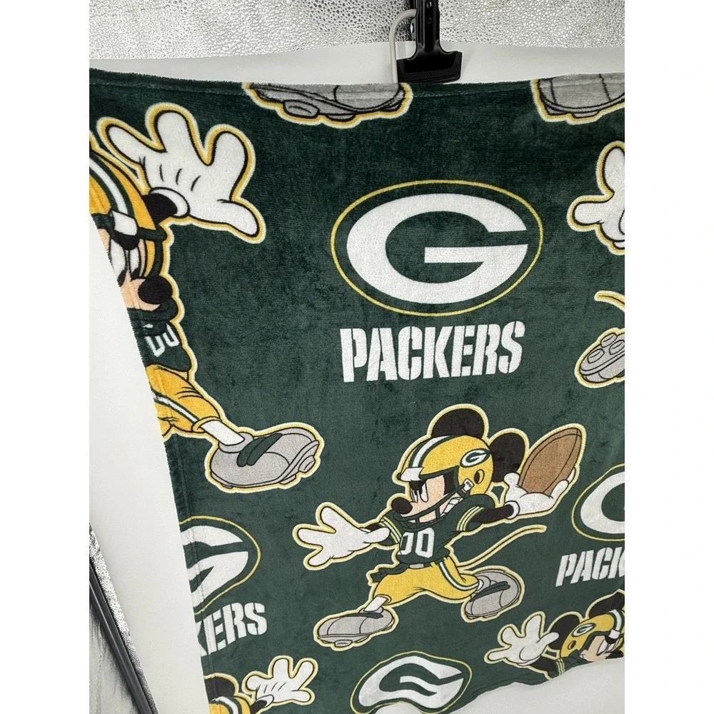 Disney NFL Green Bay Packers Mickey Mouse Throw Blanket Soft 36 X 48